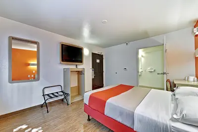 Photo 5 - Motel 6-Glenview, IL - Chicago North