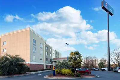 Photo 3 - Comfort Suites Forsyth near I-75
