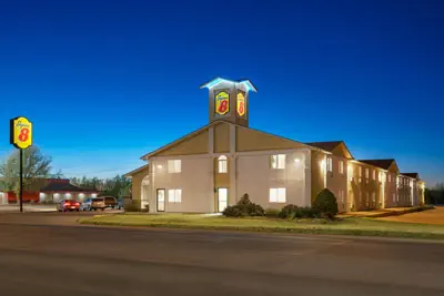 Photo 2 - Super 8 by Wyndham Liberal KS