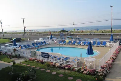 Photo 4 - Colton Court Motor Inn