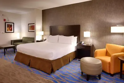 Photo 3 - Holiday Inn Express & Suites Overland Park by IHG