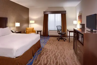Photo 4 - Holiday Inn Express & Suites Overland Park by IHG