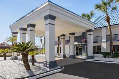 Photo 2 - Days Inn by Wyndham Kingsland GA