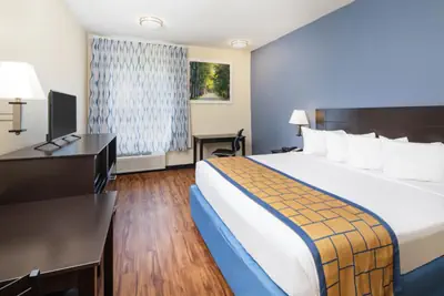 Photo 5 - Days Inn by Wyndham Macon I-75 North