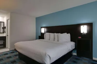 Photo 3 - Travelodge by Wyndham Calhoun South I-75