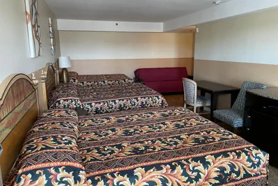 Photo 3 - Sea Palace Inn