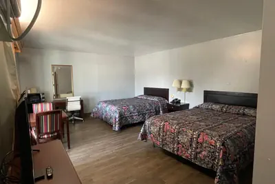 Photo 5 - Executive Inn