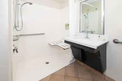 Photo 5 - Candlewood Suites Athens by IHG