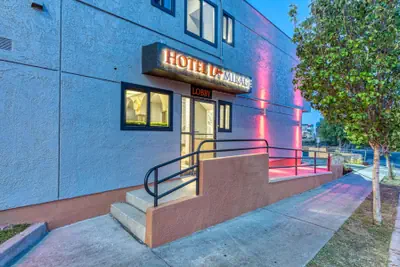 Photo 3 - La Mirage Inn - Hollywood