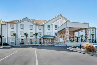Photo 3 - Comfort Inn & Suites Macon North I-75