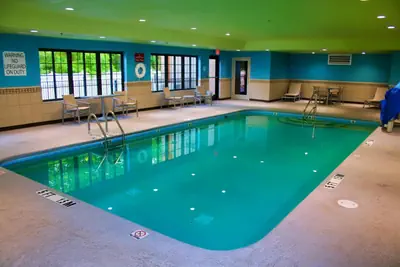 Photo 5 - Holiday Inn Express by IHG