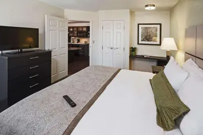 Photo 3 - MainStay Suites- Kansas City Overland Park