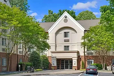 Photo 2 - MainStay Suites- Kansas City Overland Park