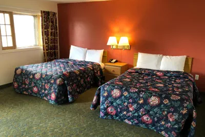 Photo 3 - DEEPWELL MOTEL