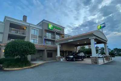 Photo 2 - Holiday Inn Express Tifton by IHG