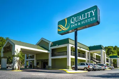 Photo 2 - Quality Inn & Suites near Six Flags - Austell