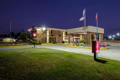 Photo 4 - Red Roof Inn & Suites Jacksonville, NC