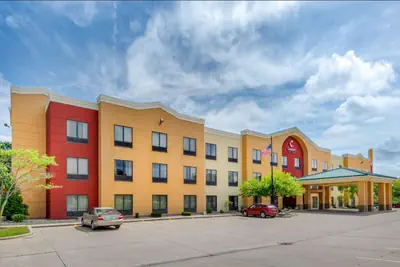 Photo 2 - Comfort Suites near Route 66