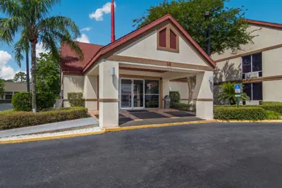 Photo 4 - Red Roof Inn & Suites Brunswick I-95