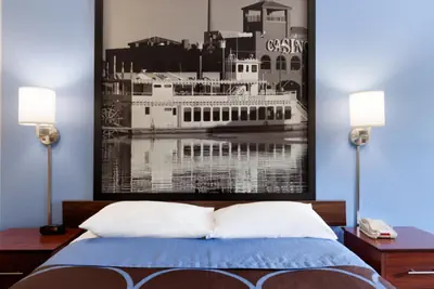 Photo 4 - Super 8 by Wyndham Dubuque