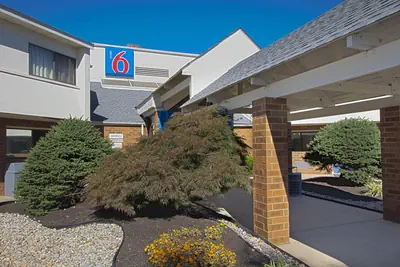 Photo 2 - Motel 6-Piscataway, NJ
