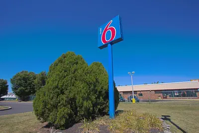 Photo 5 - Motel 6-Piscataway, NJ