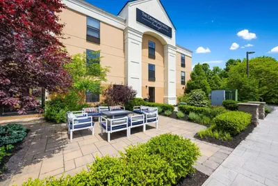Photo 2 - The Crossroads Hotel - Newburgh
