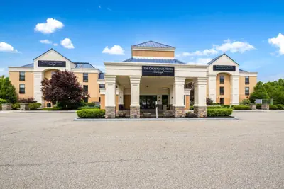 Photo 3 - The Crossroads Hotel - Newburgh