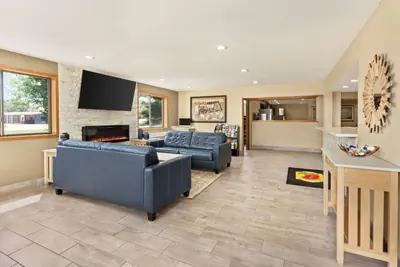 Photo 5 - Super 8 by Wyndham Ankeny/Des Moines Area