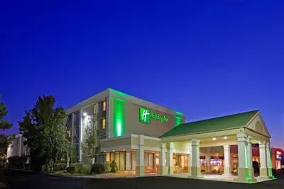 Photo 2 - Holiday Inn & Suites Parsippany Fairfield by IHG