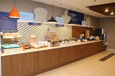 Photo 4 - Holiday Inn Express by IHG