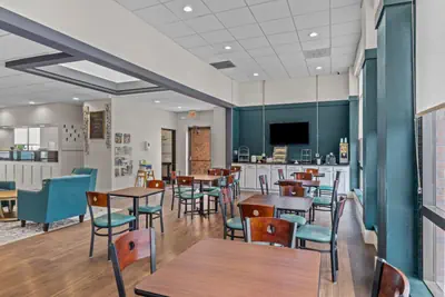 Photo 3 - Garnet Inn & Suites, Morehead City near Atlantic Beach