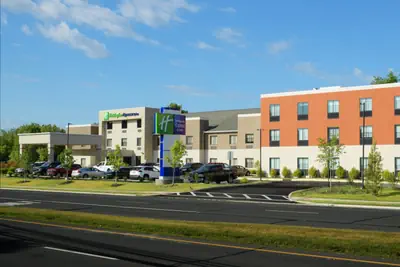 Photo 2 - Holiday Inn Express & Suites - Williamstown - Glassboro by IHG