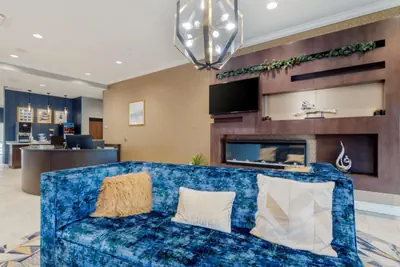 Photo 2 - Hyatt Select St Louis Airport
