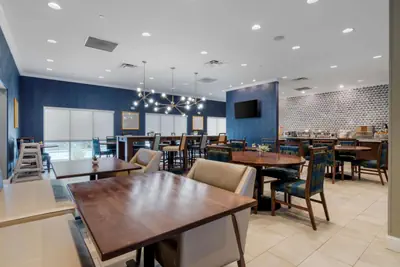 Photo 5 - Hyatt Select St Louis Airport