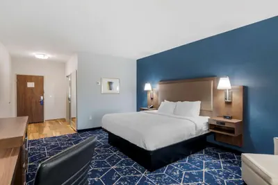Photo 4 - Hyatt Select St Louis Airport
