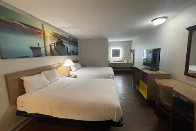 Photo 3 - Days Inn by Wyndham Elizabeth City
