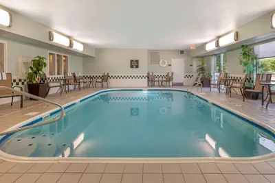 Photo 2 - Best Western Hilliard Inn & Suites