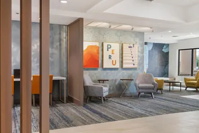 Photo 3 - Holiday Inn Express Peru-Lasalle Area by IHG