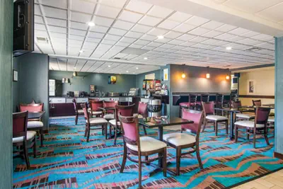 Photo 5 - Best Western Dutch Valley Inn