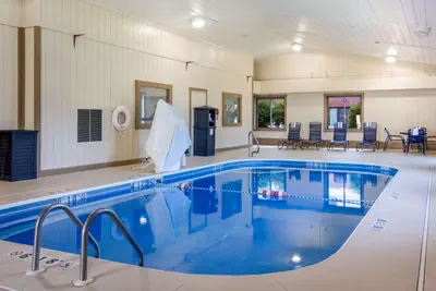 Photo 2 - Best Western Dutch Valley Inn