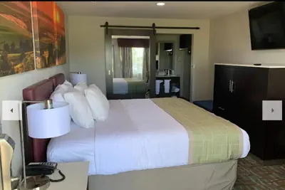 Photo 5 - Days Inn by Wyndham Bellville Mansfield