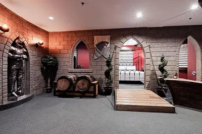 Photo 2 - Chateau Avalon