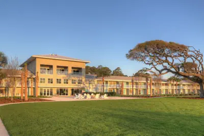 Photo 3 - Holiday Inn Resort Jekyll Island by IHG