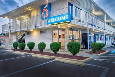 Photo 3 - Motel 6-Lumberton, NC