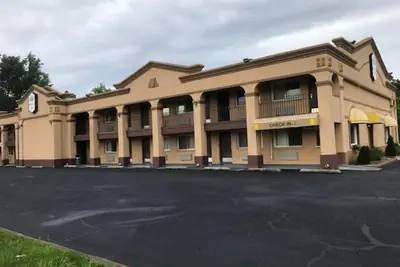 Photo 5 - Red Carpet Inn and Suites
