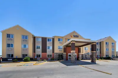 Photo 2 - Comfort Inn & Suites Waterloo - Cedar Falls