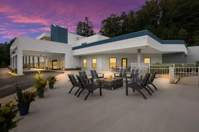 Photo 5 - Clarion Pointe Sylva near Cherokee Area
