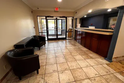 Photo 2 - SureStay Hotel by Best Western Morganton