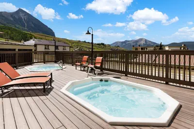 Photo 3 - Elevation Hotel & Spa